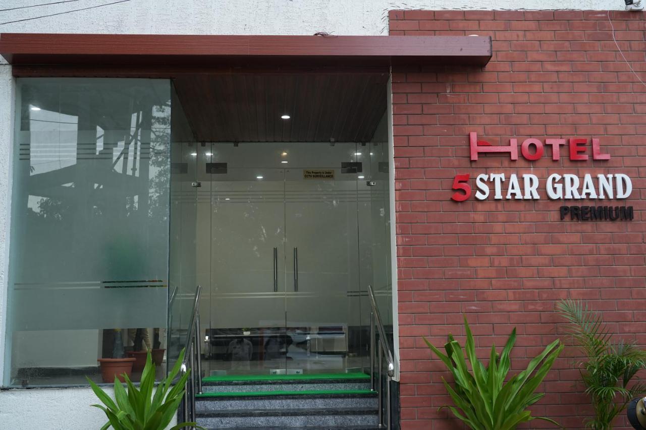 Hotel 5 Star Grand- Premium à Shamshabad Extérieur photo
