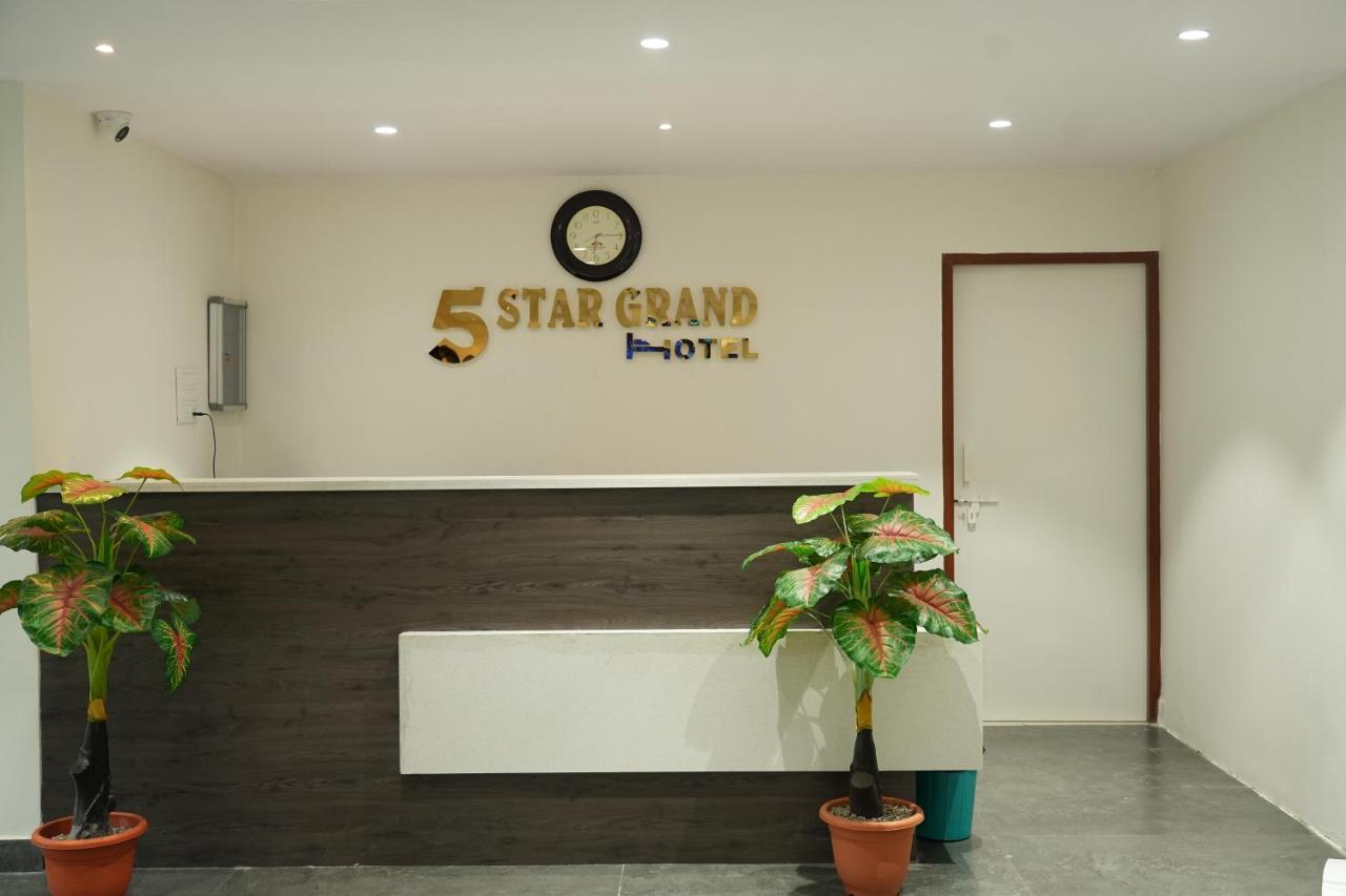 Hotel 5 Star Grand- Premium à Shamshabad Extérieur photo