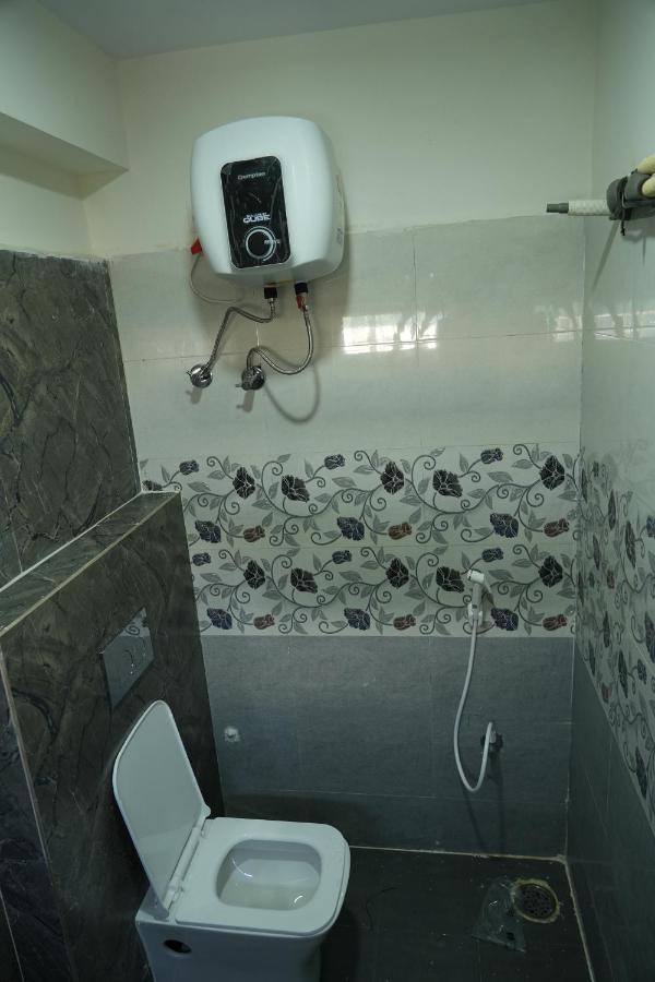 Hotel 5 Star Grand- Premium à Shamshabad Extérieur photo