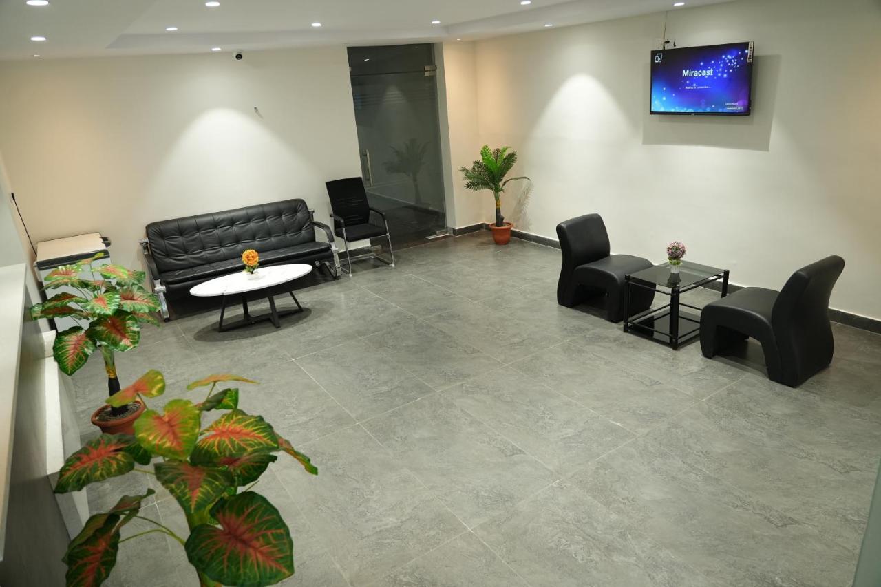 Hotel 5 Star Grand- Premium à Shamshabad Extérieur photo