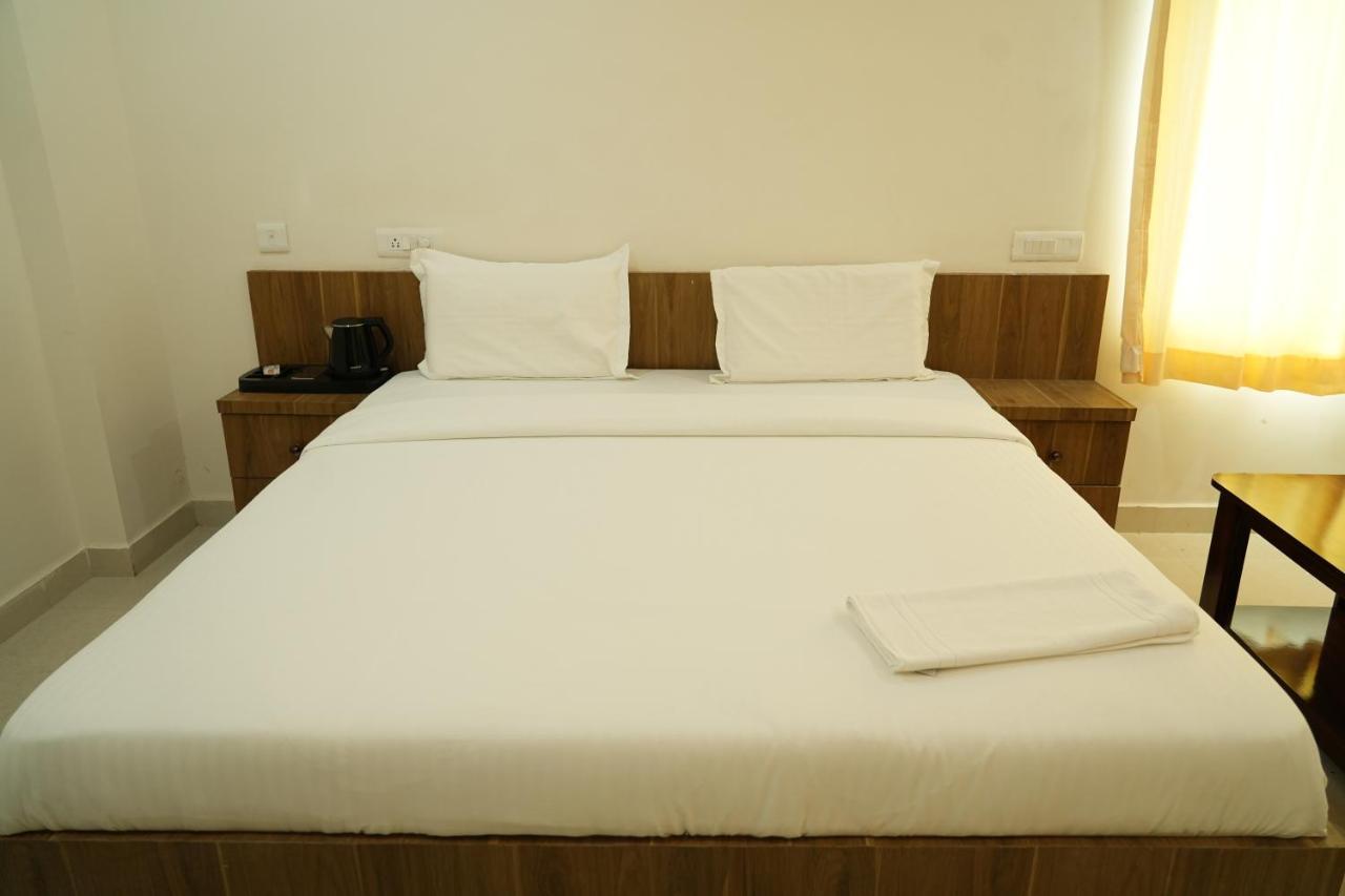 Hotel 5 Star Grand- Premium à Shamshabad Extérieur photo