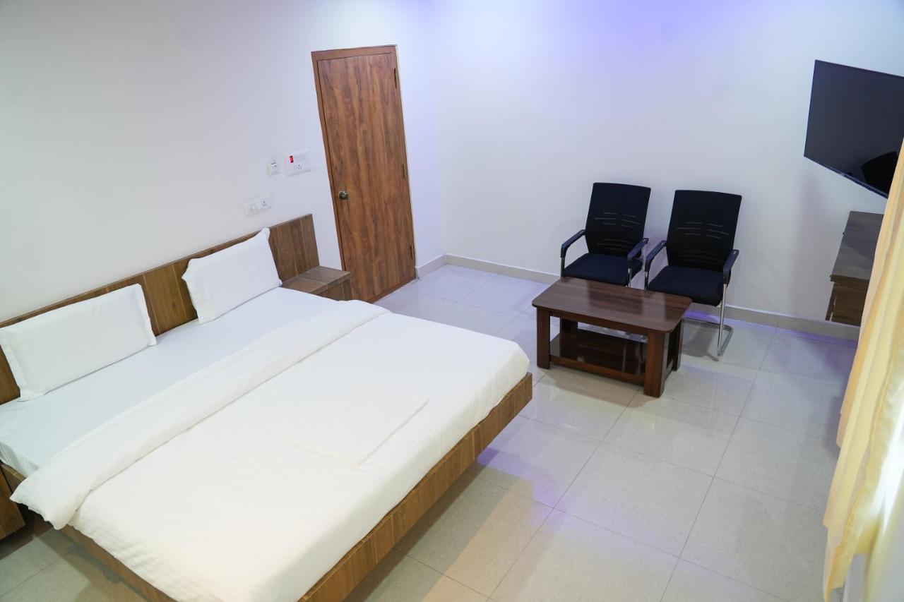 Hotel 5 Star Grand- Premium à Shamshabad Extérieur photo