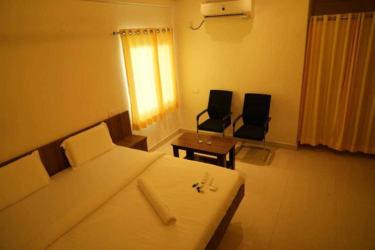Hotel 5 Star Grand- Premium à Shamshabad Extérieur photo