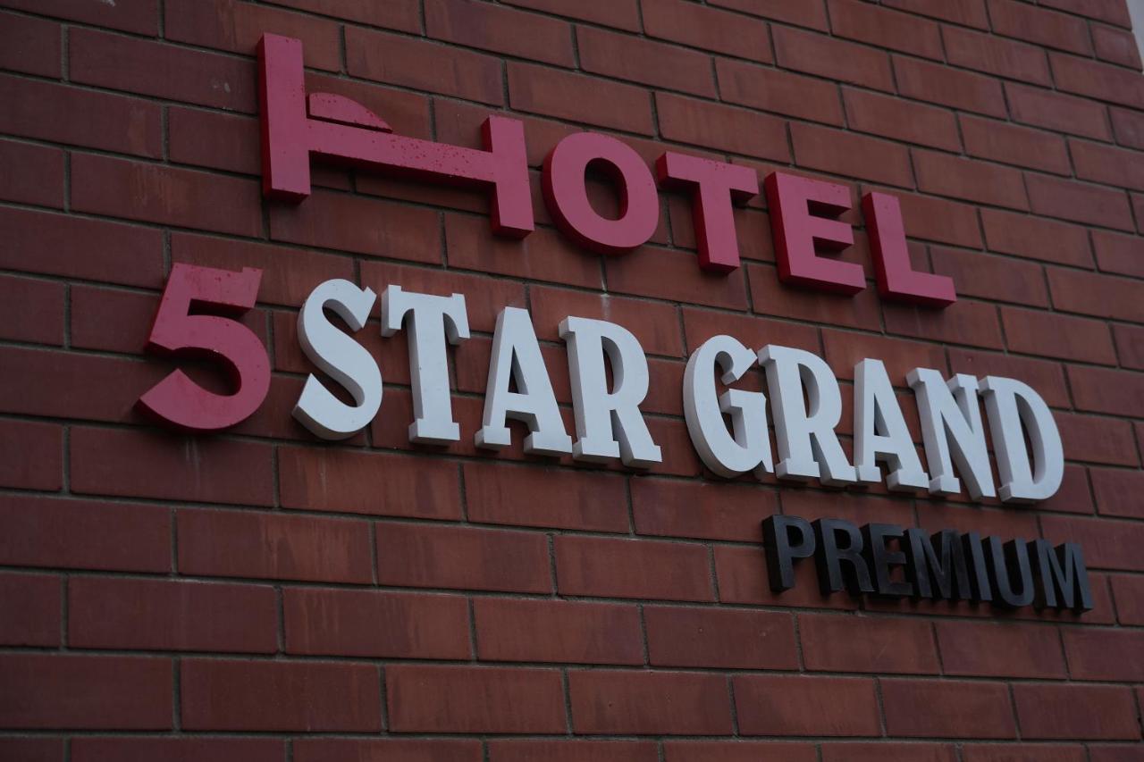 Hotel 5 Star Grand- Premium à Shamshabad Extérieur photo