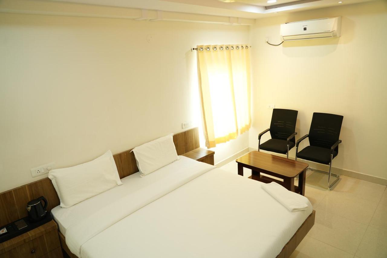 Hotel 5 Star Grand- Premium à Shamshabad Extérieur photo