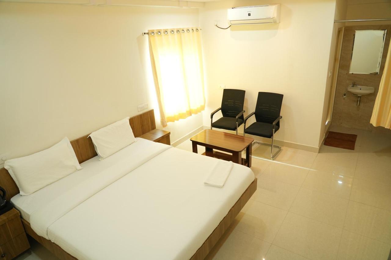 Hotel 5 Star Grand- Premium à Shamshabad Extérieur photo