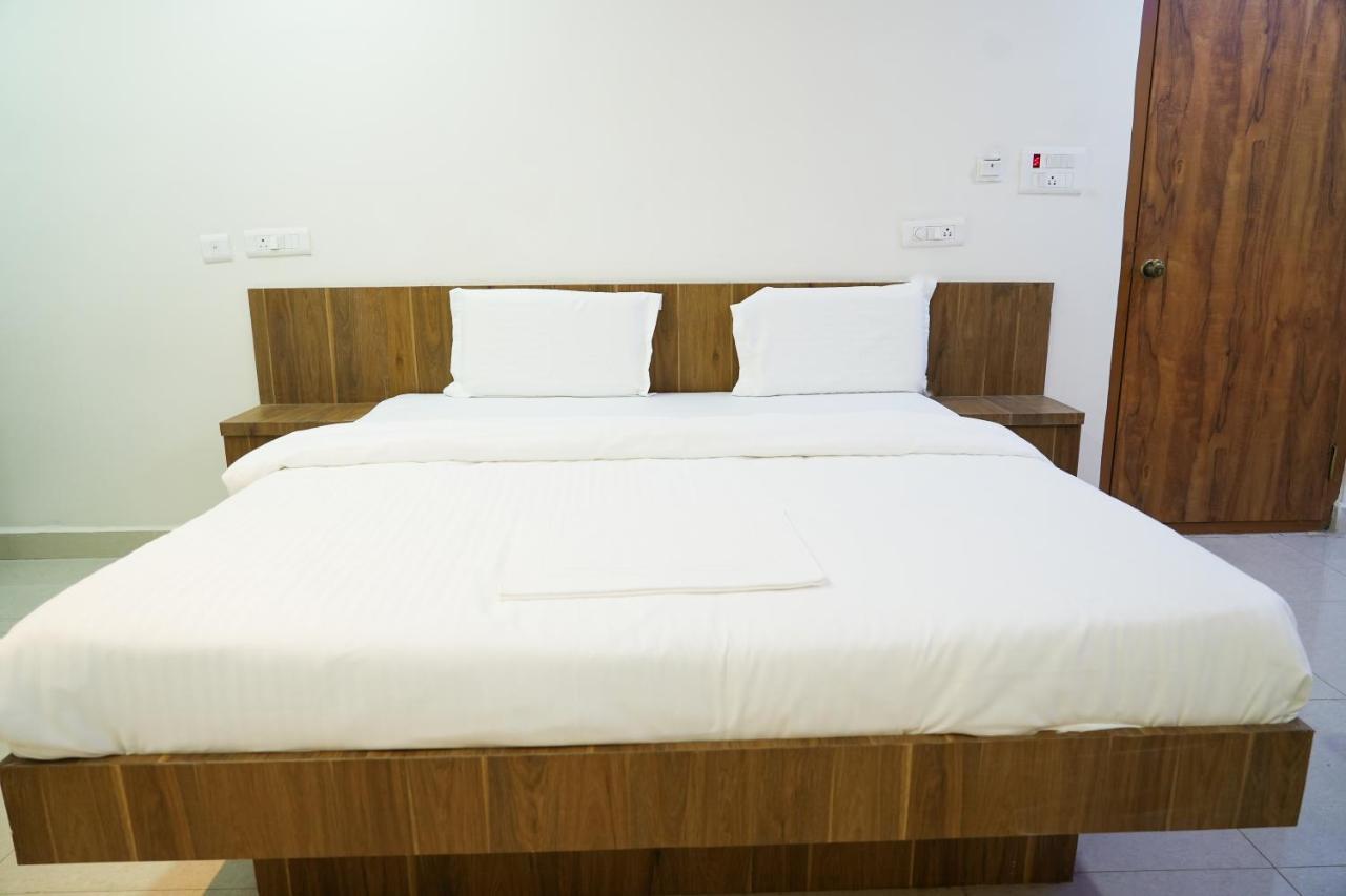 Hotel 5 Star Grand- Premium à Shamshabad Extérieur photo