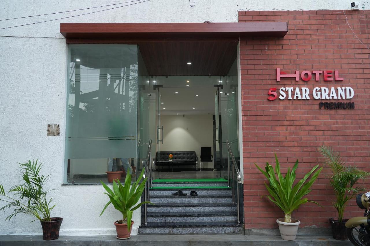 Hotel 5 Star Grand- Premium à Shamshabad Extérieur photo